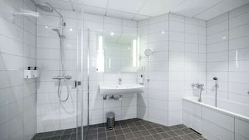 Suite (Master) | Minibar, una scrivania, ferro/asse da stiro