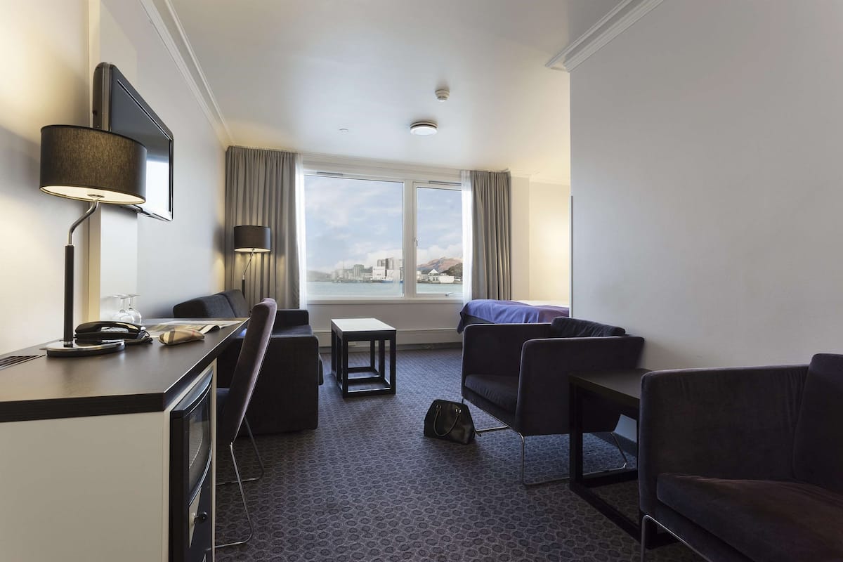 superior room (plus) | minibar, desk, iron/ironing board, free cots/infant beds