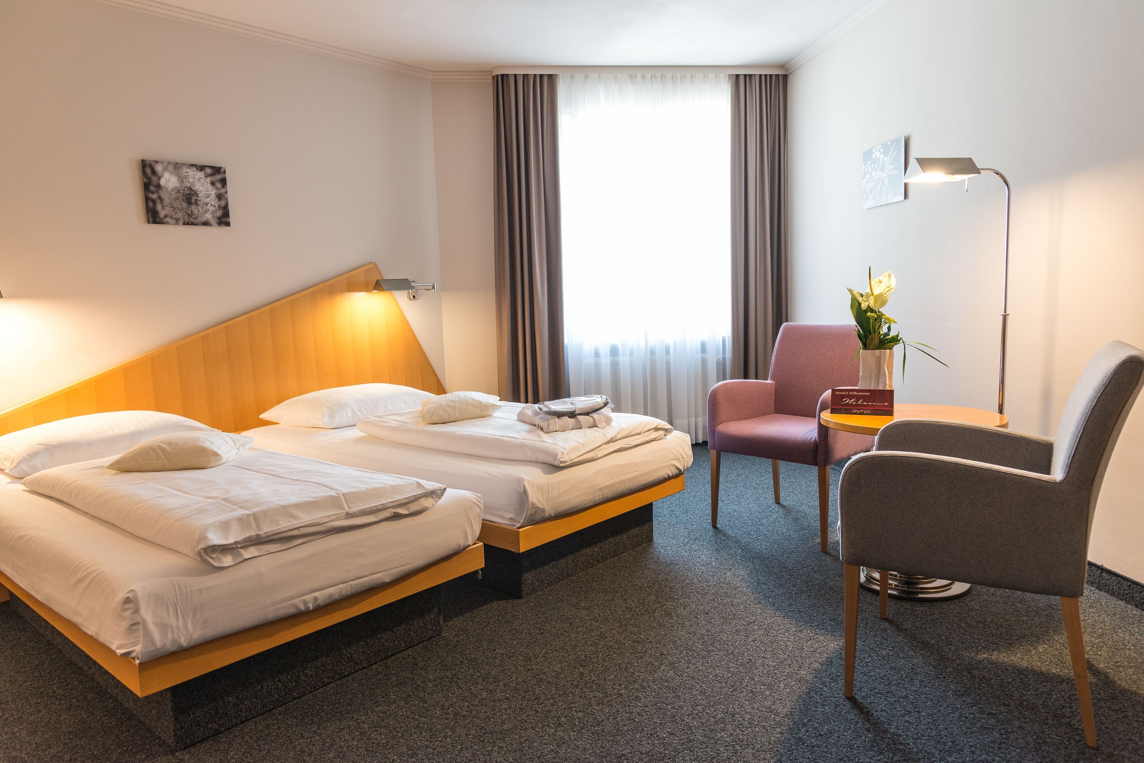 Hypo-allergenic bedding, minibar, in-room safe, desk
