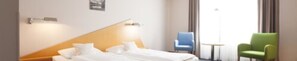 1 bedroom, hypo-allergenic bedding, minibar, in-room safe