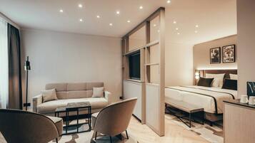 Junior Suite | Desk, soundproofing, free cots/infant beds, free WiFi