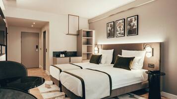 Comfort Room | Desk, soundproofing, free cots/infant beds, free WiFi