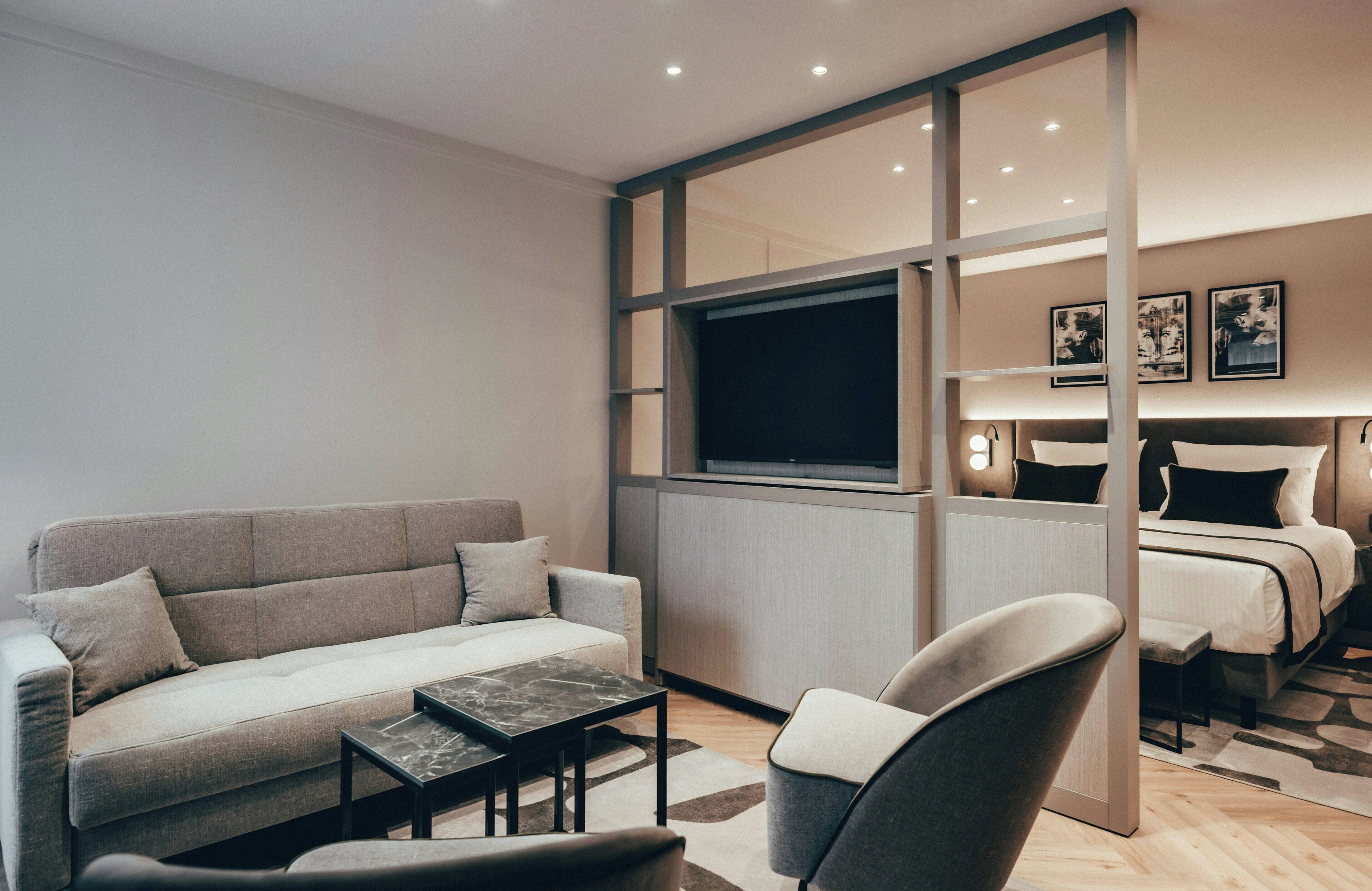 Junior Suite | Desk, soundproofing, free cribs/infant beds, free WiFi