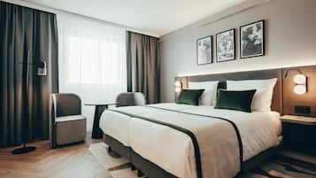 Schreibtisch, schallisolierte Zimmer, kostenlose Babybetten