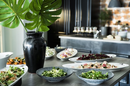 Buffet. Skjalm Hvide Hotel