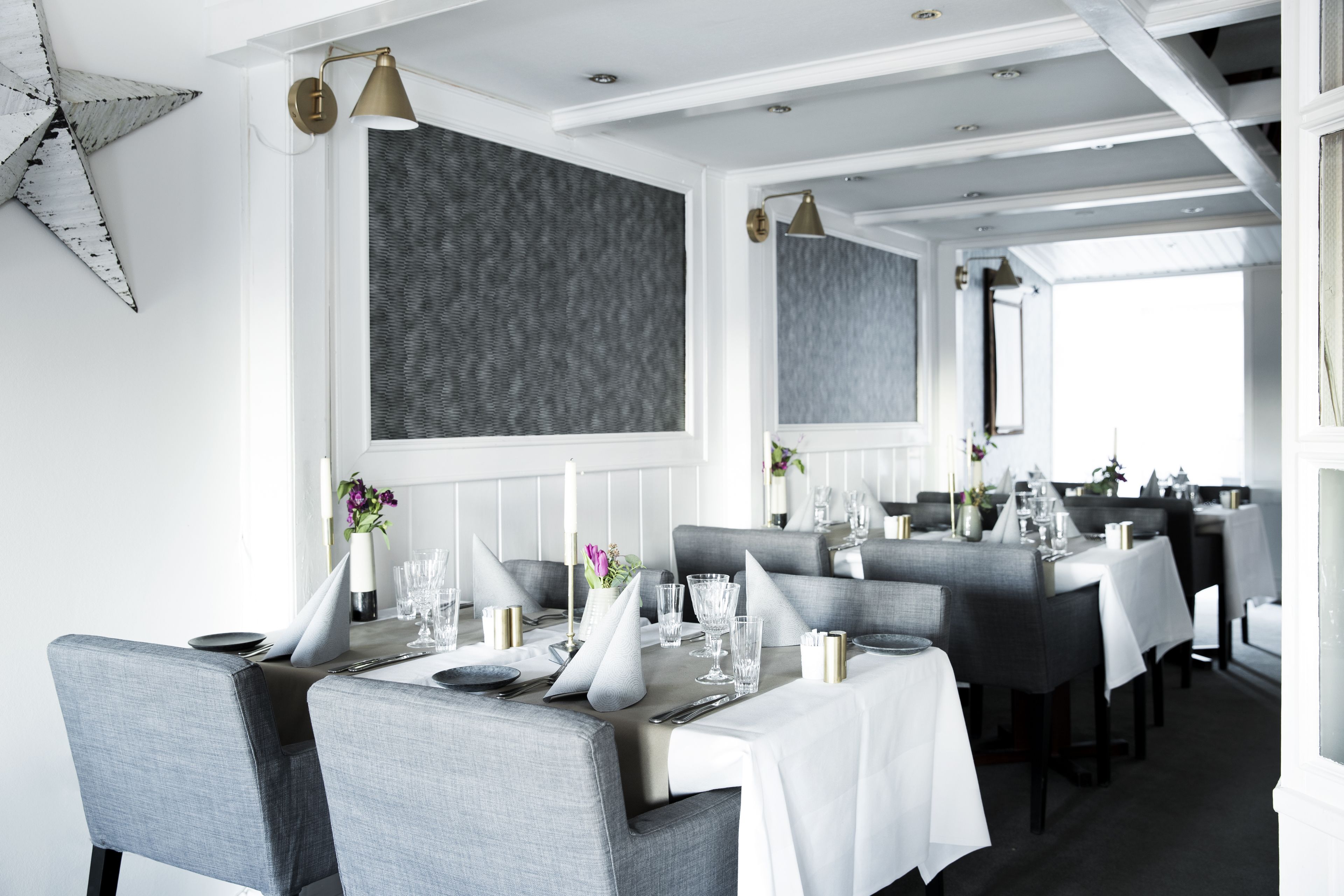 breakfast, lunch, dinner served; al fresco dining