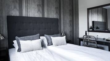 Habitación estándar con 1 cama matrimonial o 2 individuales | 1 habitación, escritorio, insonorización y cunas