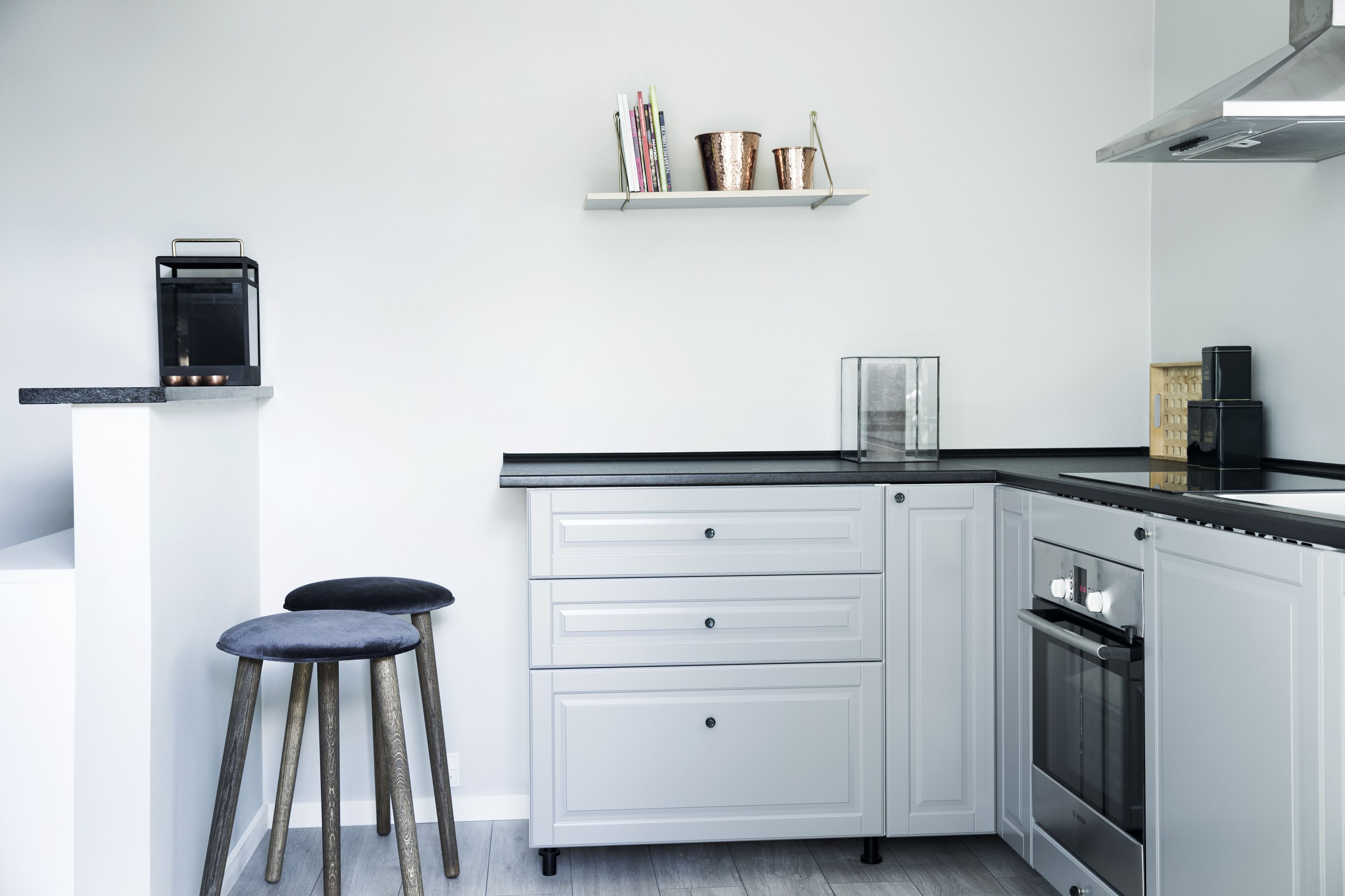 superior apartment, 1 bedroom, kitchen | living area | flat-screen tv