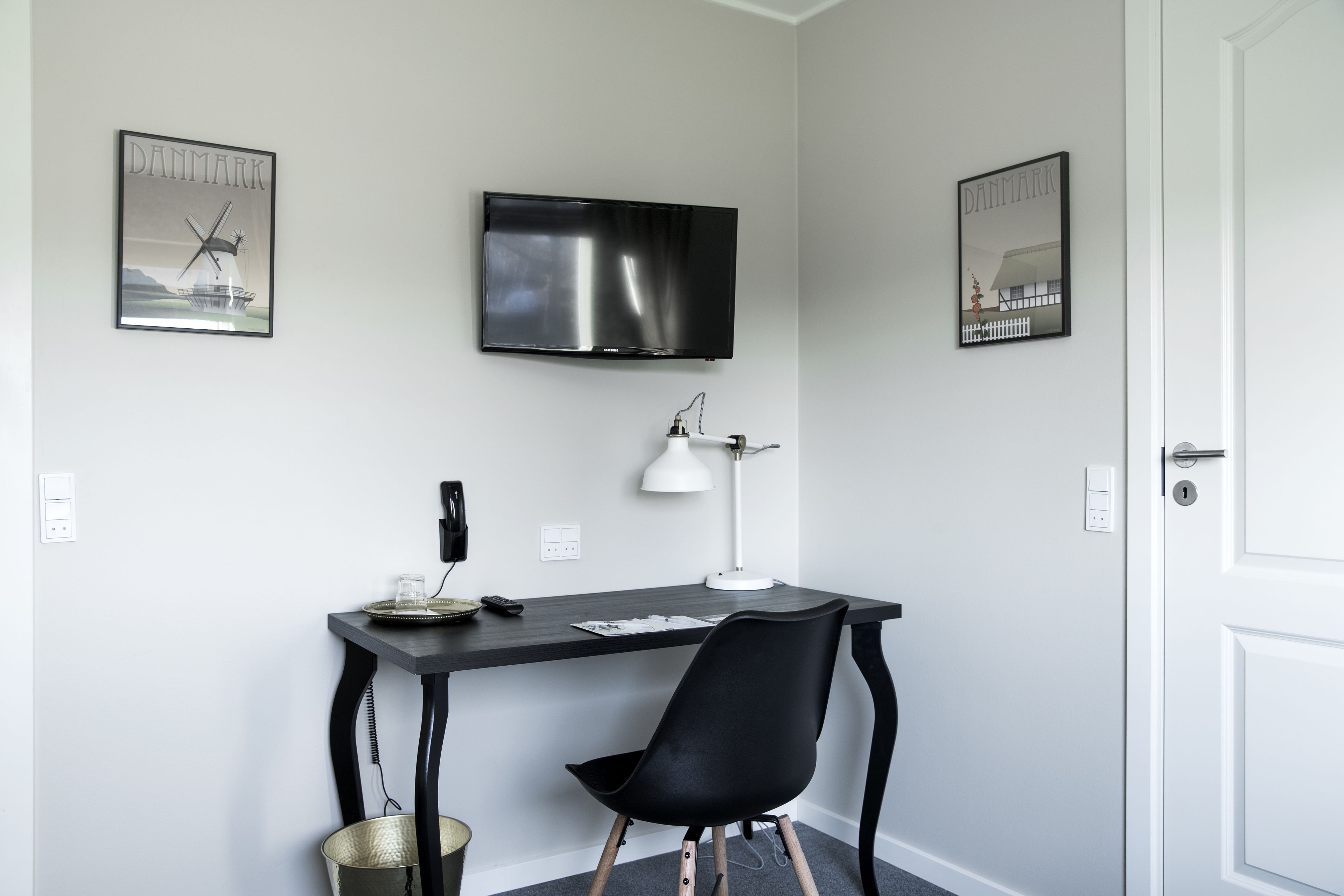 standard single room, 1 single bed | 1 bedroom, desk, soundproofing, cots/infant beds