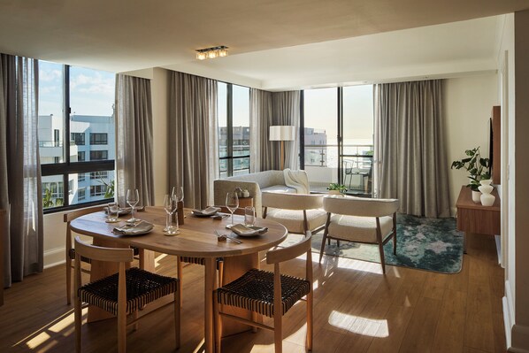 Living area - President Hotel (Cape Town)