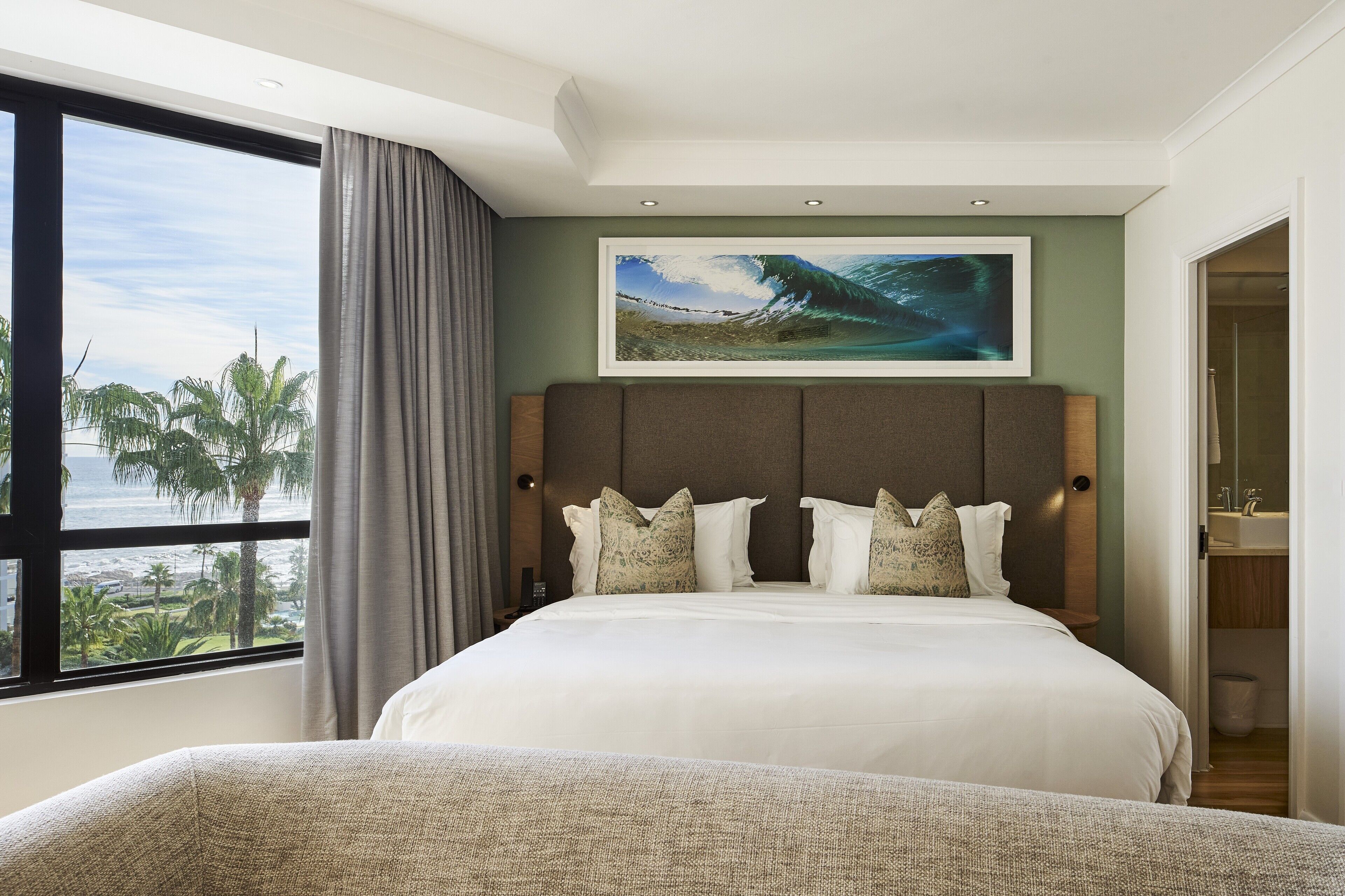 egyptian cotton sheets, premium bedding, tempur-pedic beds, in-room safe