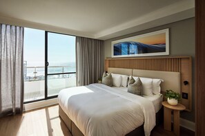 Presidential Ocean Suite | Egyptian cotton sheets, premium bedding, Tempur-Pedic beds, in-room safe - President Hotel (Cape Town)
