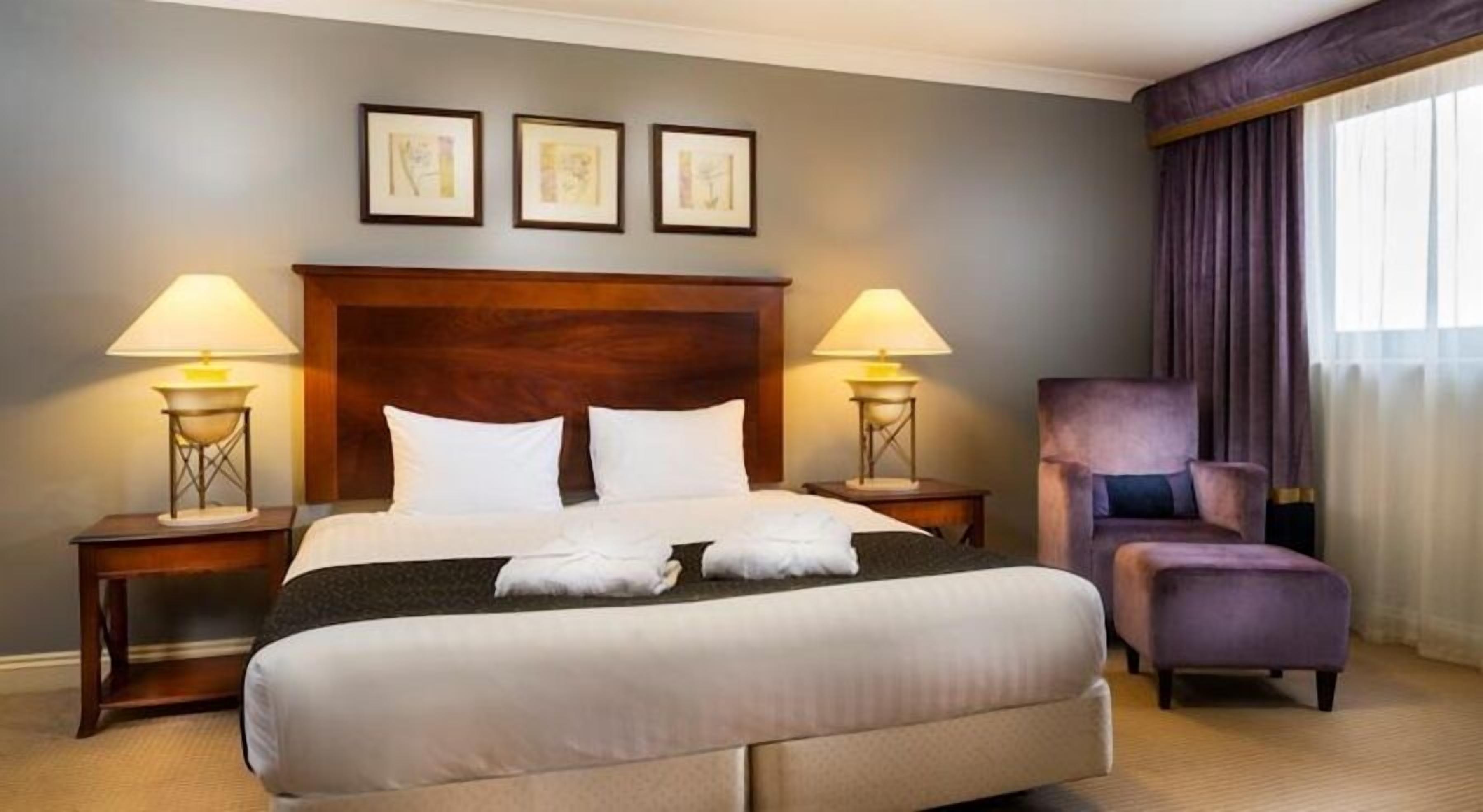 Hypo-allergenic bedding, in-room safe, individually furnished, desk