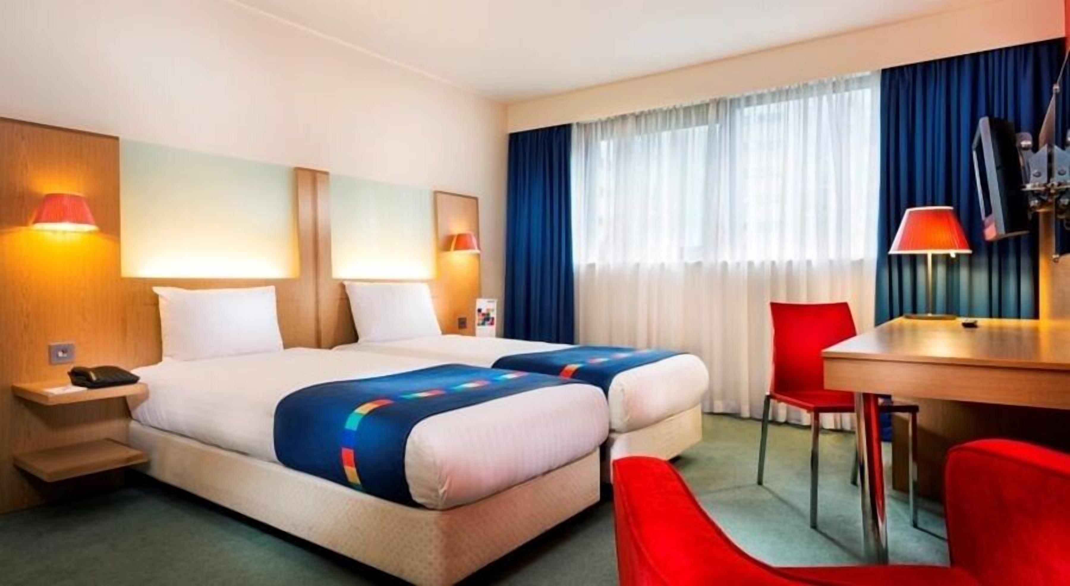 Hypo-allergenic bedding, in-room safe, individually furnished, desk