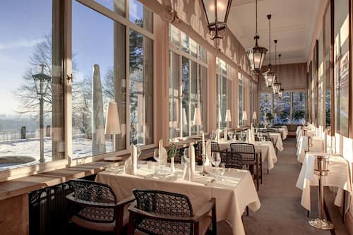 Breakfast, dinner served; international cuisine, garden views