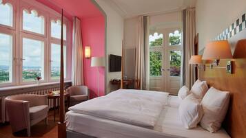 Exclusive Double Room | Down comforters, in-room safe, soundproofing, free WiFi