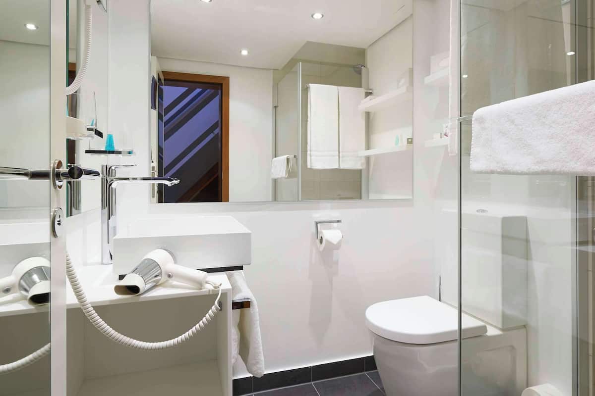 comfort double room | bathroom | shower, eco-friendly toiletries, hair dryer, towels