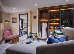 Suite Junior | Literie de qualité, coffre-fort, bureau