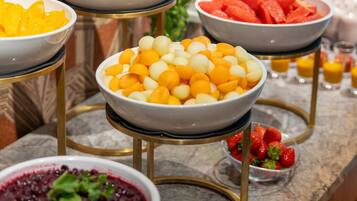 Bữa sáng buffet hàng ngày (25.00 EUR/mỗi người)