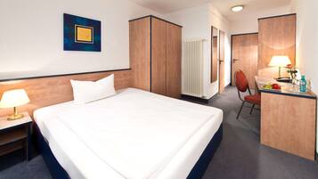 Economy Single Room | Desk, soundproofing, cribs/infant beds, free WiFi