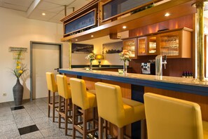 Bar (on property) - ACHAT Hotel Monheim am Rhein (Monheim)