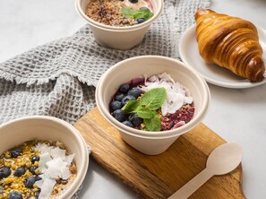 Daily to-go breakfast (EUR 19 per person)