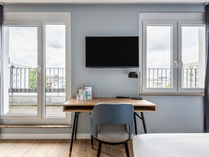 Medium Studio, Kitchenette, Balcony | Hochwertige Bettwaren, Zimmersafe, individuell dekoriert