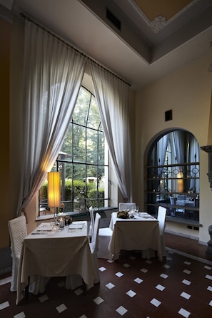 Frühstück, Abendessen, regionale Küche, Speisen im Freien
