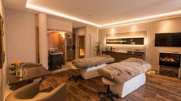 Couples treatment rooms, sauna, steam room, body treatments