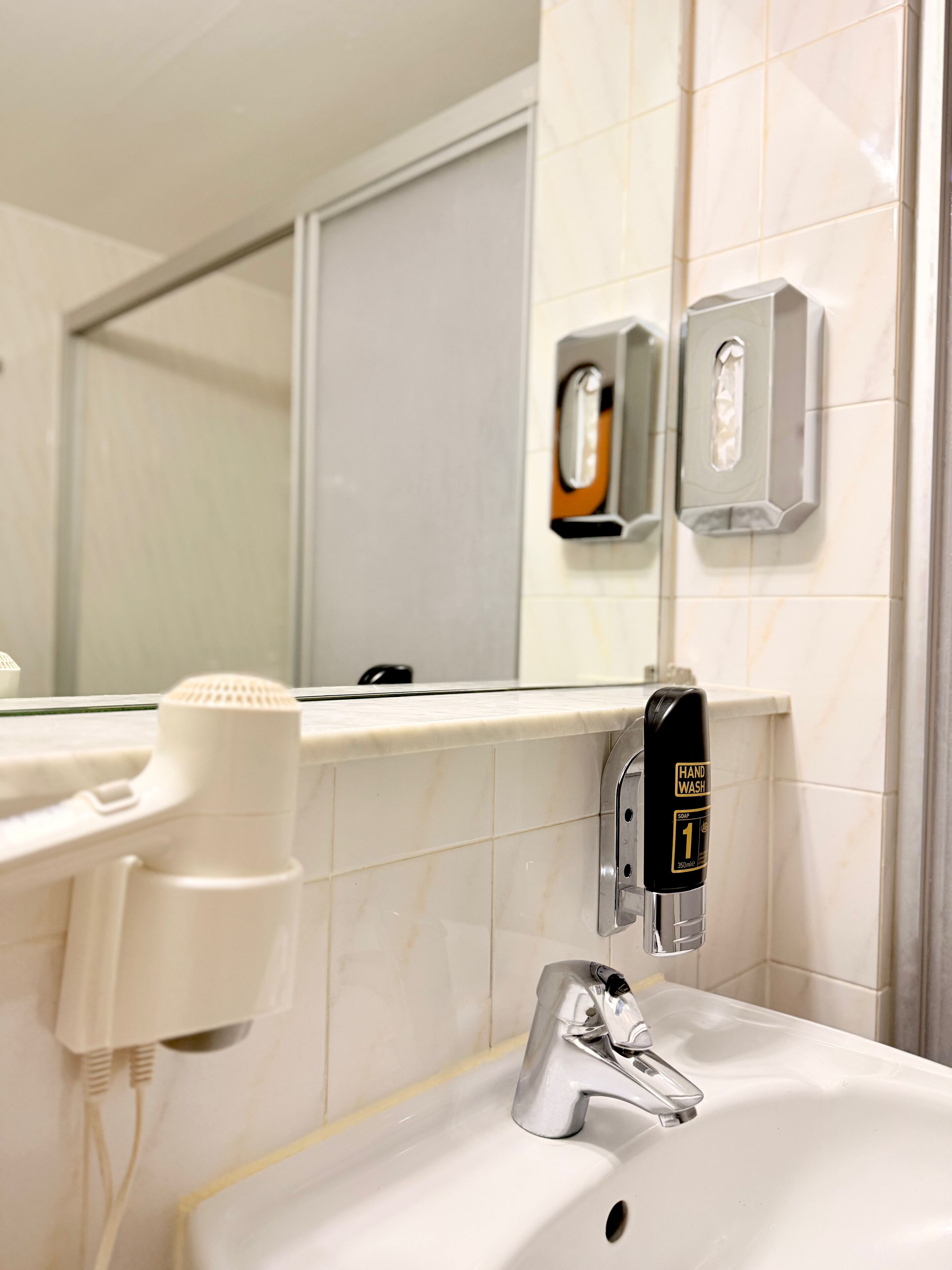 Photo - Colour Hotel