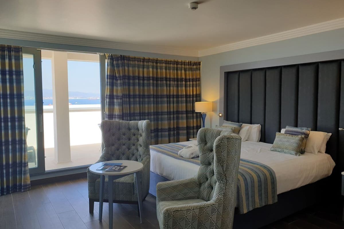 executive room, balcony | 1 bedroom, premium bedding, in-room safe, desk