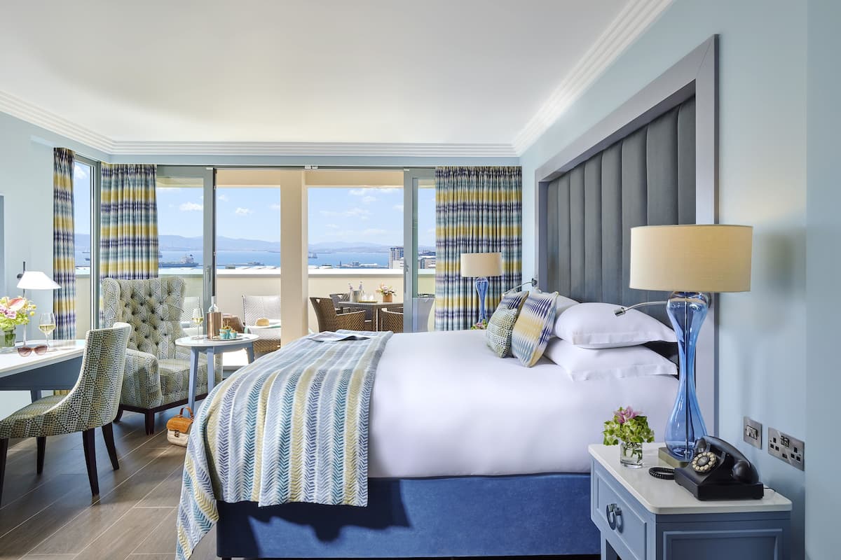 executive room, balcony | 1 bedroom, premium bedding, in-room safe, desk