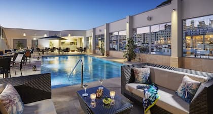 The Eliott Hotel