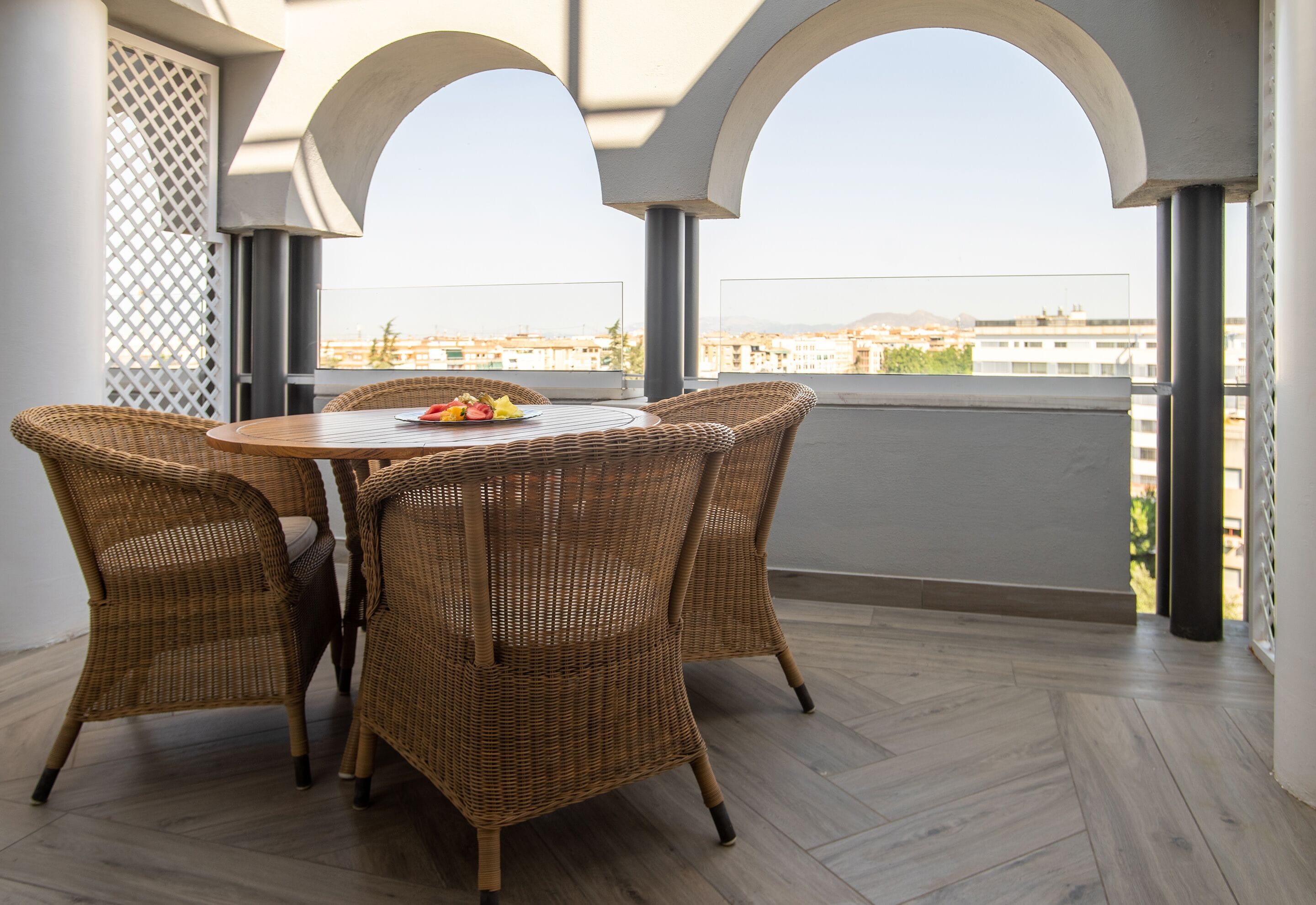 Standard Room, Terrace | Minibar, in-room safe, desk, blackout drapes