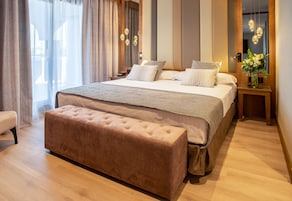 Junior Suite Presidencial | Frigobar, cofres nos quartos, escrivaninha, cortinas blackout
