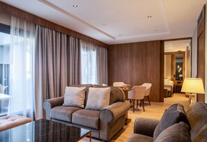 Junior Suite Presidencial | Minibar, Zimmersafe, Schreibtisch, Verdunkelungsvorhänge