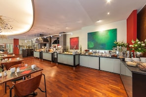 Ilmainen päivittäinen buffetaamiainen