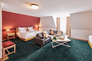 Quarto (Family) | Roupas de cama antialérgicas, frigobar, cofres nos quartos