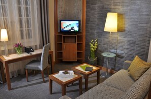 Deluxe Double Room | 1 bedroom, hypo-allergenic bedding, minibar, in-room safe
