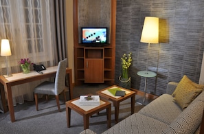 Deluxe Double Room | Hypo-allergenic bedding, minibar, in-room safe, desk