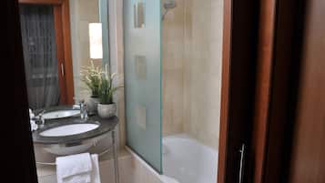Ropa de cama hipoalergénica y minibar