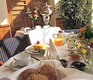 Daily buffet breakfast (EUR 19 per person)