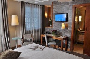 1 bedroom, hypo-allergenic bedding, minibar, in-room safe