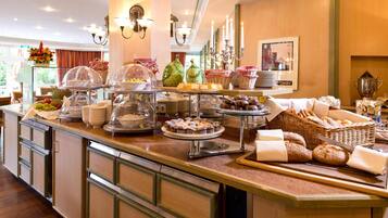 Daily buffet breakfast (EUR 21 per person)