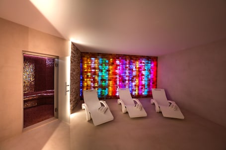 Un sauna, baño turco. ACHAT Hotel Reilingen Walldorf