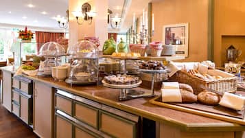 Daily buffet breakfast (EUR 21 per person)