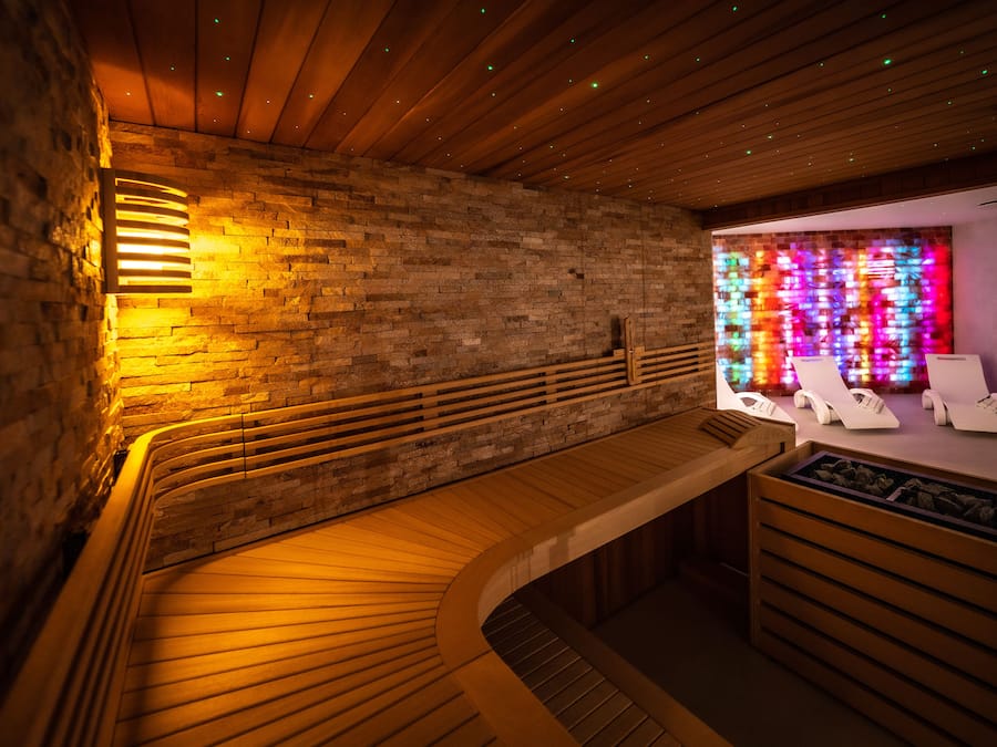 Sauna seca, sauna a vapor
