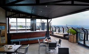 Snack bar