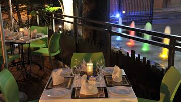 Tempat makan luar
