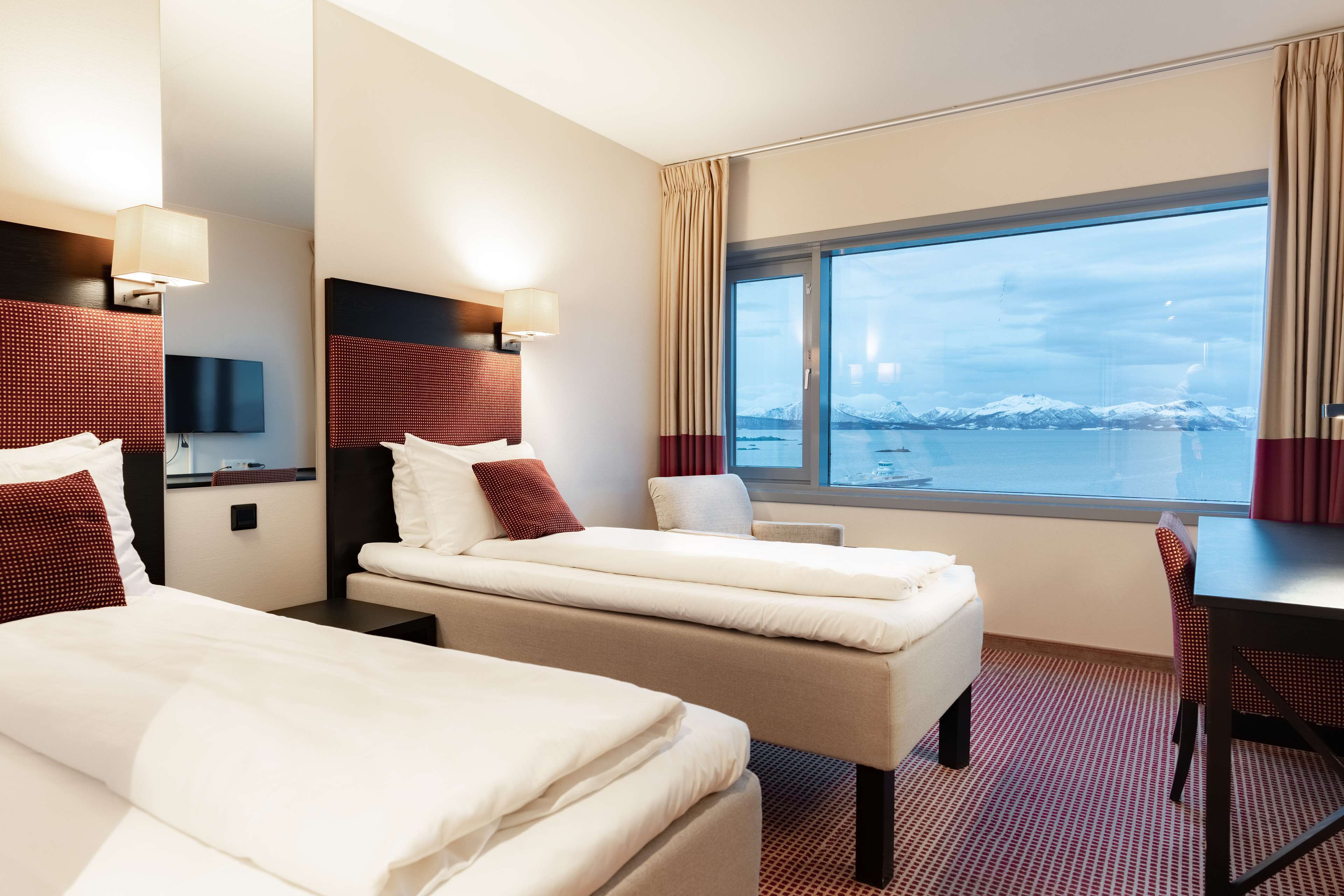 twin room | 1 bedroom, desk, free wifi, bed sheets